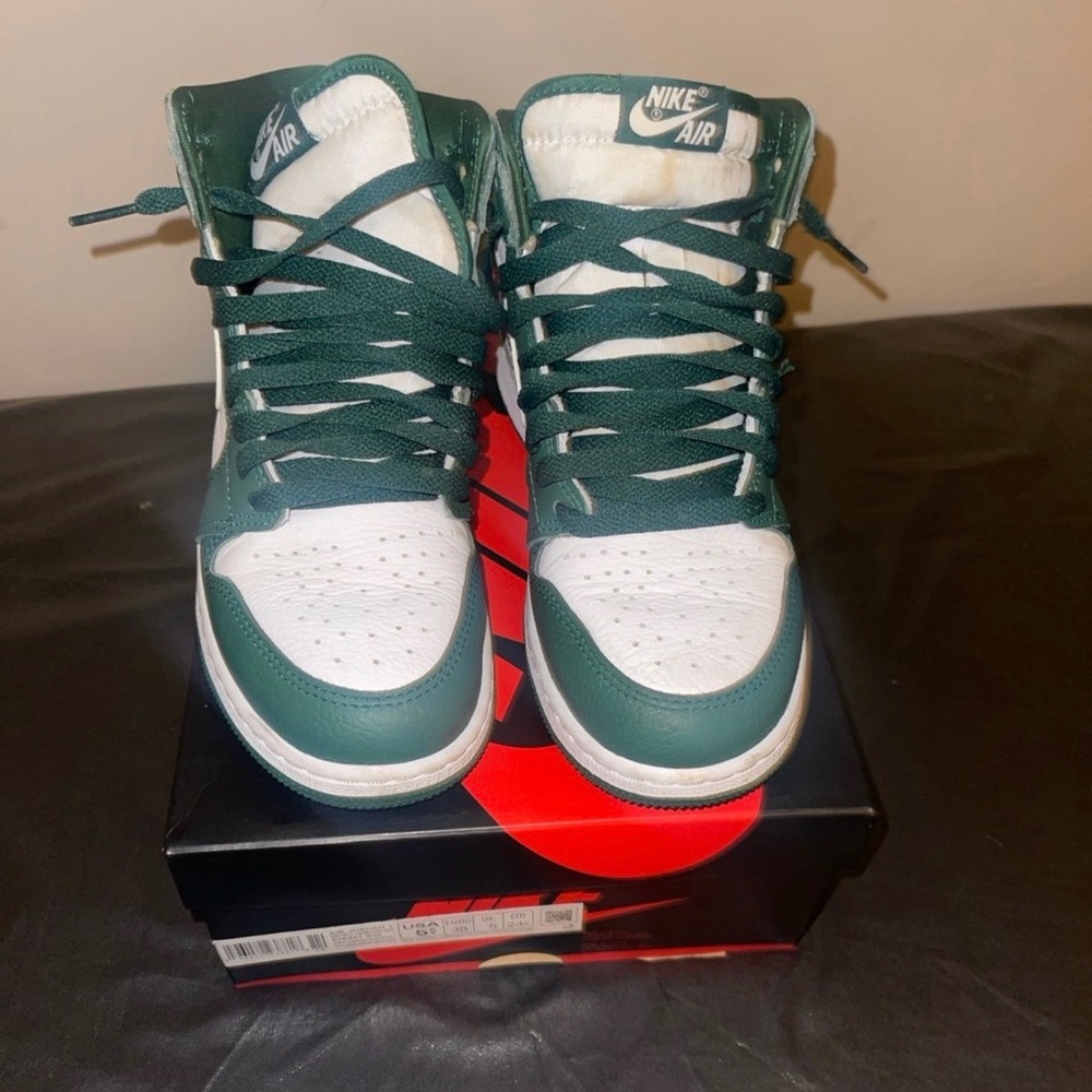 Air Jordan 1 Sneakers